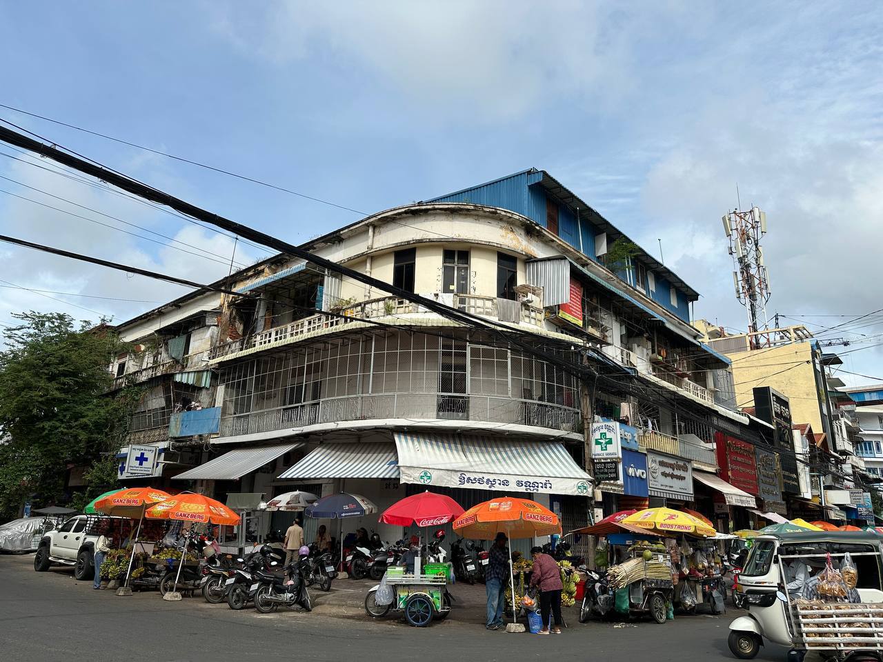 ក្រសួងរៀបចំដែនដី នគរូបនីយកម្ម និងសំណង់ ប្រកាស​ជម្រាបជូន បងប្អូនប្រជាពលរដ្ឋកំពុងរស់នៅ ប្រើប្រាស់អាស្រ័យផល និងប្រកបអាជីវកម្មនៅក្នុង អគារអតីតផ្ទះសំណាក់ផ្សារកណ្តាល